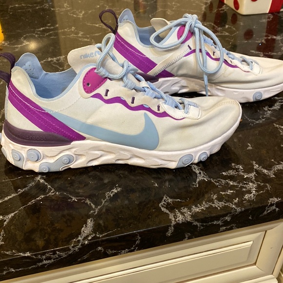 Gently worn Nike react - Picture 1 of 3